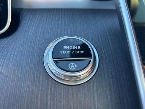 Used 2025 Mercedes-Benz CLE 300 CLE 300 image 32