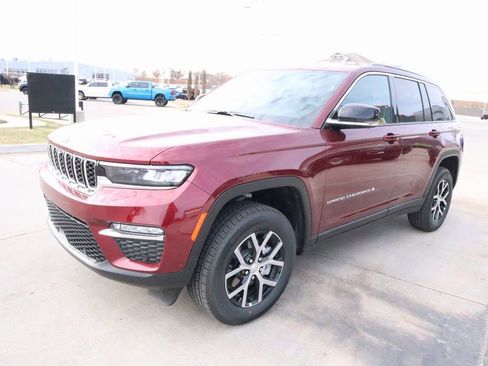 New 2025 Jeep Grand Cherokee Limited w/ Luxury Tech Group II AWD/4WD image 9