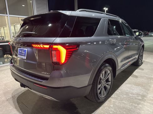 Certified 2025 Ford Explorer Active w/ Active Comfort Package image 8