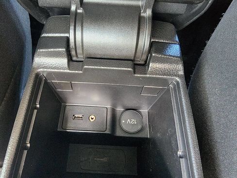 Used 2015 Ford Focus SE image 40