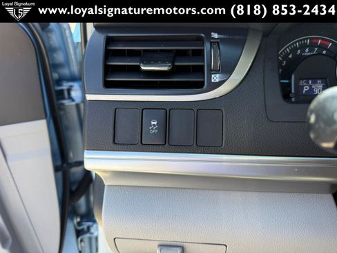 Used 2012 Toyota Camry LE FWD image 19