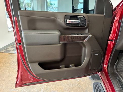 Used 2022 GMC Sierra 2500 Denali AWD/4WD image 11