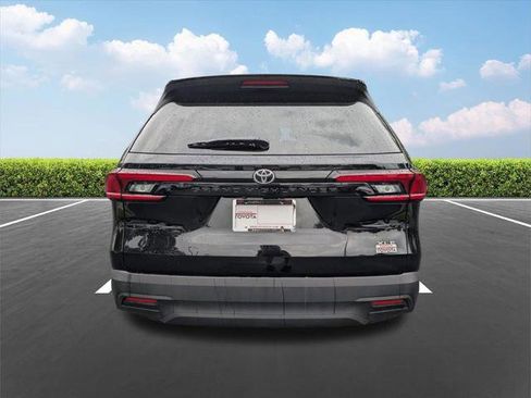 Certified 2025 Toyota Grand Highlander FWD image 6