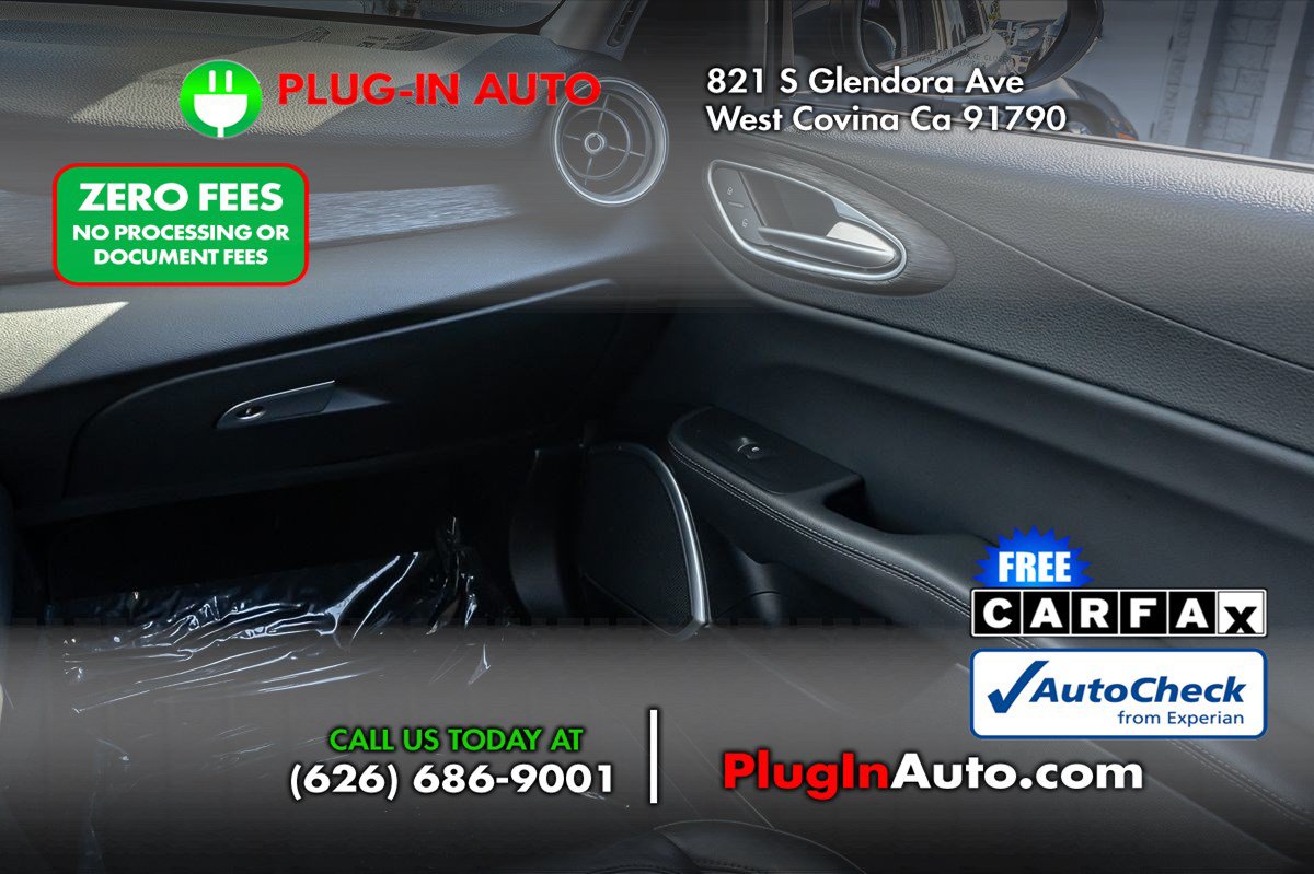 Used 2019 Alfa Romeo Giulia w/ Quick Order Package 22K Sport RWD image 19