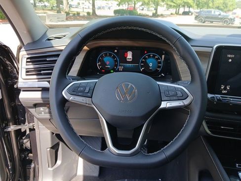 New 2025 Volkswagen Atlas SE image 14