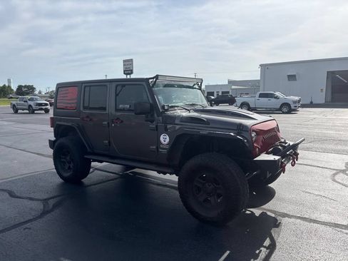 Used 2018 Jeep Wrangler Unlimited Sport w/ Connectivity Group AWD/4WD image 7