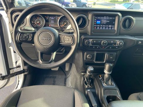 Used 2022 Jeep Wrangler Unlimited Sport AWD/4WD image 10