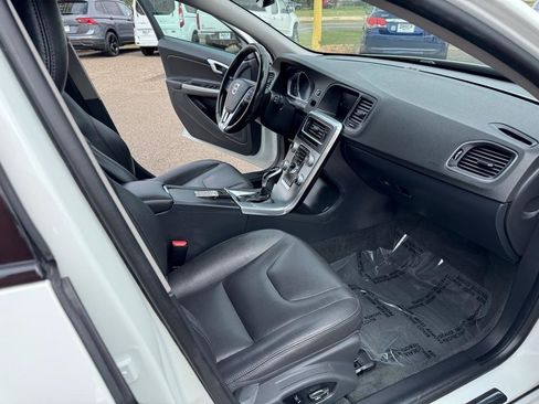 Used 2018 Volvo V60 T5 Cross Country w/ Convenience Package AWD/4WD image 26