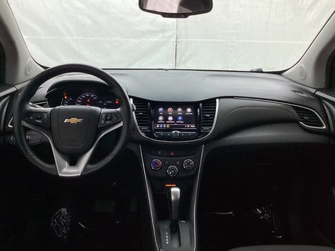 Used 2018 Chevrolet Trax LT w/ LT Convenience Package AWD/4WD image 26