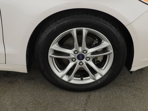 Used 2016 Ford Fusion Titanium image 4