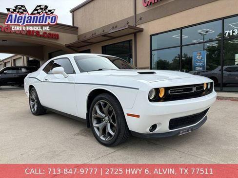 Used 2017 Dodge Challenger SXT Plus RWD image 1