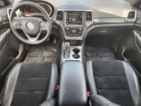 Used 2018 Jeep Grand Cherokee Altitude RWD image 24