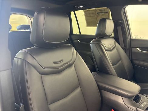 Used 2025 Cadillac XT6 Premium Luxury FWD image 34