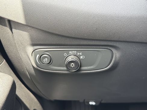 Used 2024 Chevrolet Equinox LS FWD image 24