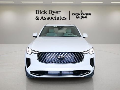 New 2026 Volvo XC90 T8 Plus w/ Protection Package Premier image 8