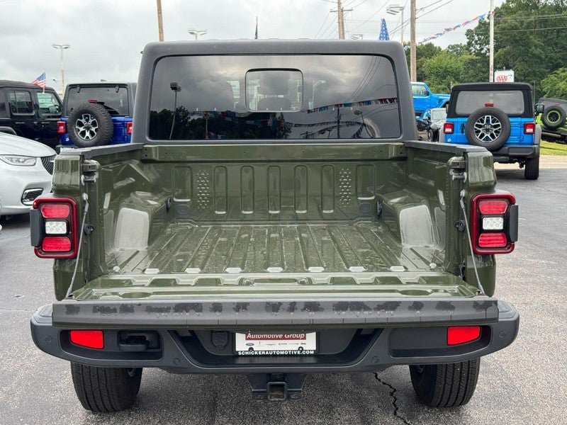Used 2022 Jeep Gladiator Sport AWD/4WD image 5