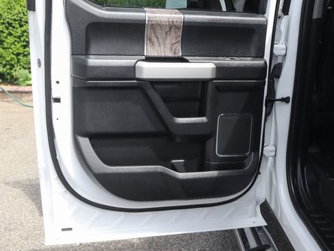 Used 2018 Ford F250 Lariat w/ Lariat Value Package AWD/4WD image 47