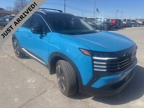 Certified 2025 Nissan Kicks SR w/ SR Premium Package image 3