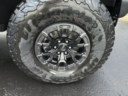 New 2025 Ford Bronco Raptor image 8