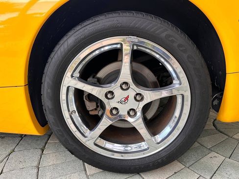 Used 2004 Chevrolet Corvette Convertible w/ Preferred Equipment Group RWD image 52
