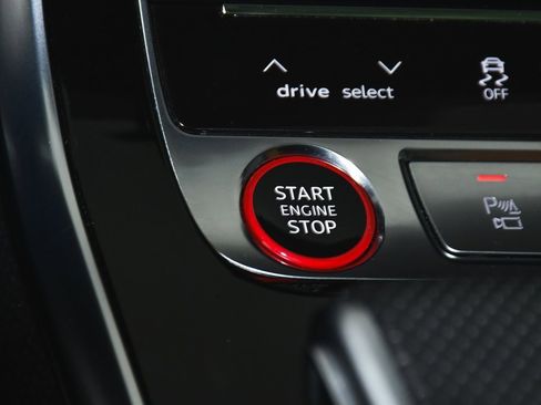 Used 2024 Audi RS Q8 w/ Black Optic Package image 52