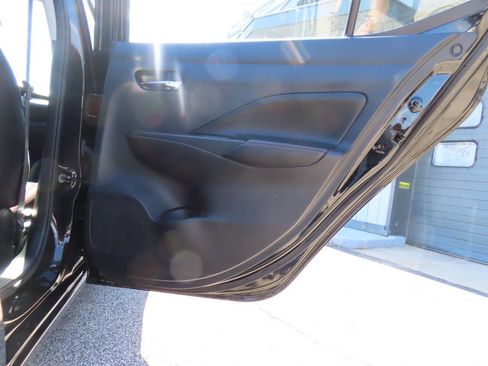 Used 2024 Nissan Versa SR FWD image 37