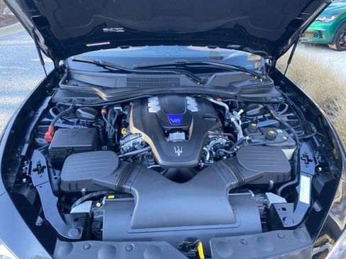 Used 2022 Maserati Ghibli Modena Q4 image 10