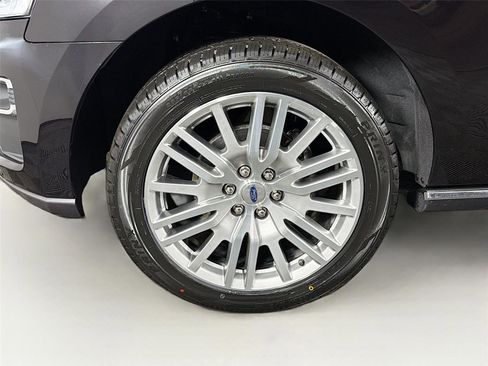 Used 2024 Ford Expedition Limited image 34