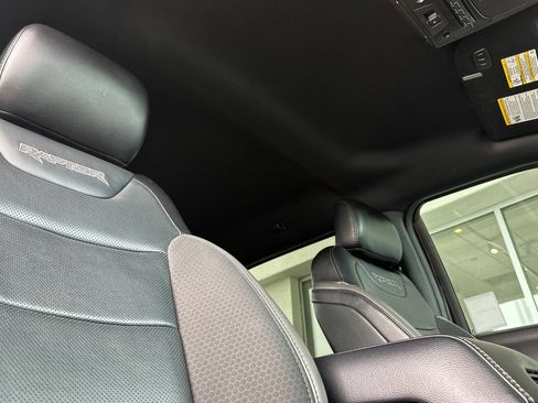Used 2019 Ford F150 Raptor w/ Equipment Group 802A Luxury AWD/4WD image 19