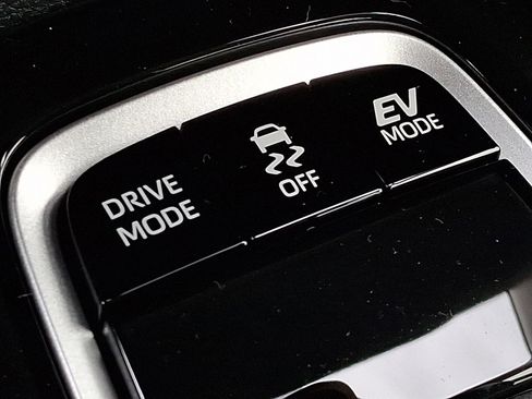 Used 2026 Toyota Corolla LE image 23