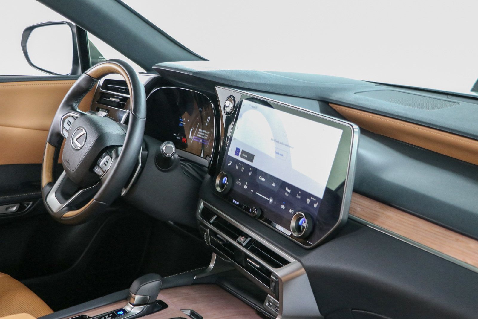 Used 2025 Lexus RX 350 Premium w/ Accessory Package (Z1) FWD image 26