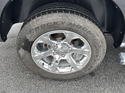 Used 2016 RAM 1500 Laramie w/ Convenience Group image 22