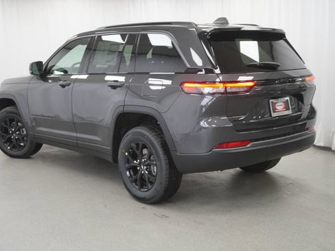 New 2026 Jeep Grand Cherokee Altitude AWD/4WD image 13