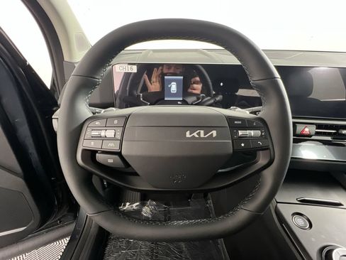 New 2026 Kia Sportage LX FWD image 17