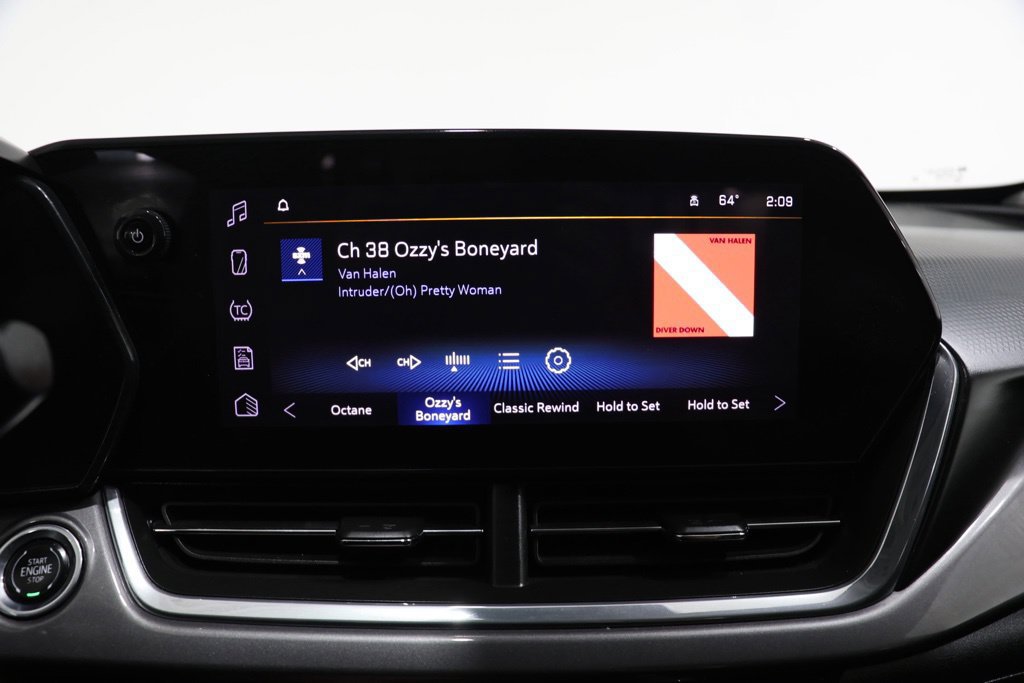 Used 2025 Chevrolet Trax ACTIV w/ Sunroof Package FWD image 22