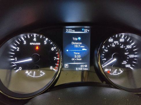 Used 2017 Nissan Rogue S image 23