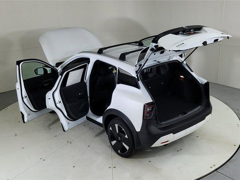 New 2026 Nissan Kicks SR w/ Cold Weather Package image 46