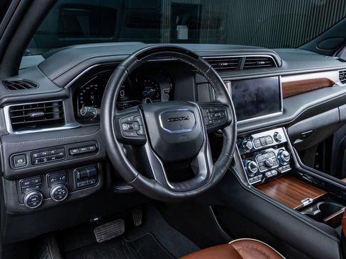 Used 2024 GMC Yukon Denali Ultimate image 17