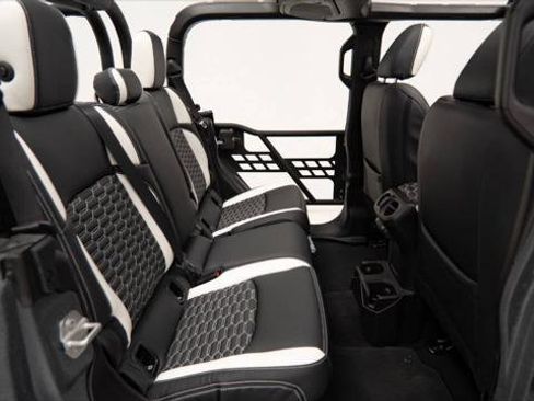 Used 2025 Jeep Gladiator Sport image 35