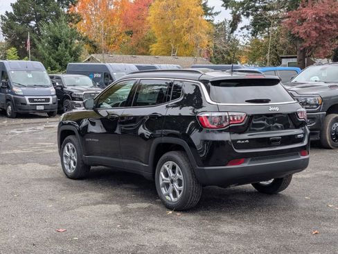 Used 2026 Jeep Compass Latitude AWD/4WD image 5