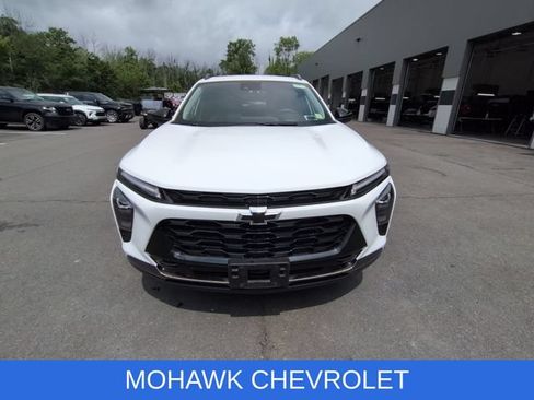 Used 2025 Chevrolet Trax ACTIV w/ Sunroof Package FWD image 7