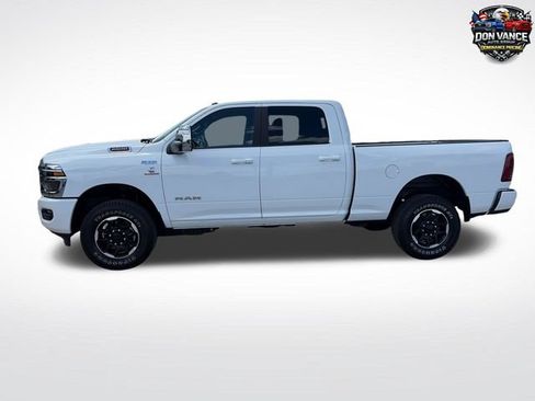Used 2026 RAM 2500 Laramie AWD/4WD image 2