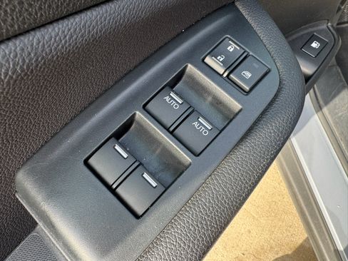 Used 2023 Honda Ridgeline Sport image 11
