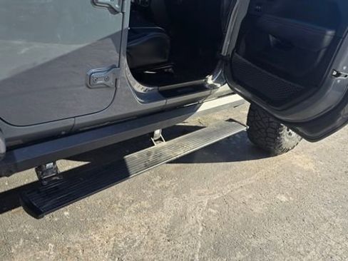 Used 2023 Jeep Wrangler Rubicon 392 image 3