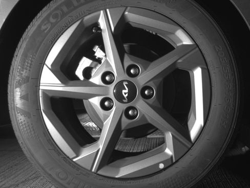 Used 2025 Kia K4 LXS image 15