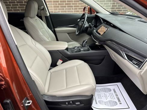 Used 2019 Cadillac XT4 Luxury w/ Cold Weather Package image 12