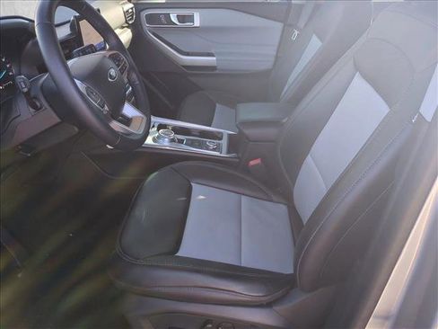 Used 2023 Ford Explorer XLT w/ Equipment Group 202A image 15