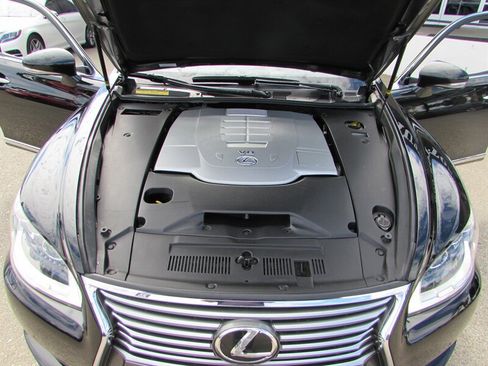 Used 2013 Lexus LS 460 L w/ Ultra Luxury Pkg RWD image 36