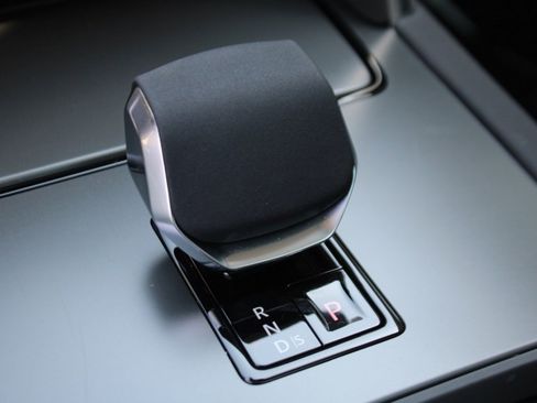 Certified 2024 Land Rover Discovery Sport S image 24