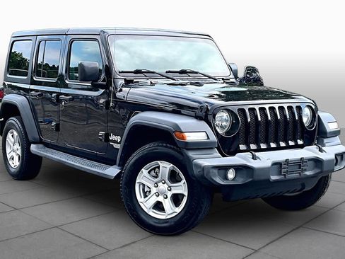 Used 2018 Jeep Wrangler Unlimited Sport S AWD/4WD image 3